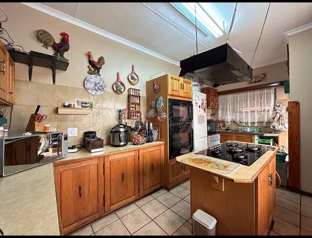 4 BEDROOM HOUSE FOR SALE IN BRITS CENTRAL